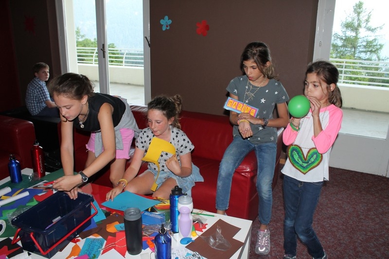 Village Camps International Summer Camp Leysin, Switzerland 2025-08-09 https://www.villagecamps.com/journals_admin/images/689-34-arrivalday (91).jpg
